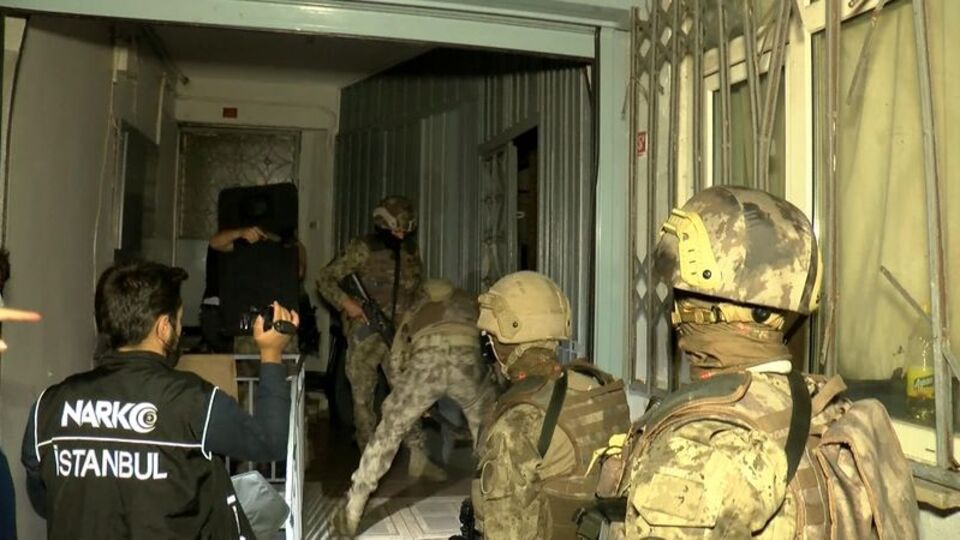 Beyoğlu'nda 'torbacı' baskını
