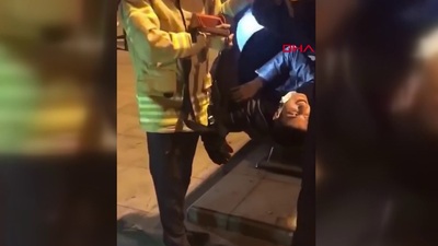 Beşiktaş'taki tarihi topun içinde mahsur kaldı!