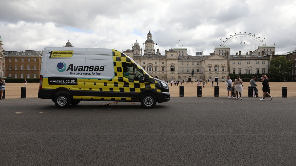 Avansas İngiltere'de hizmete başladı