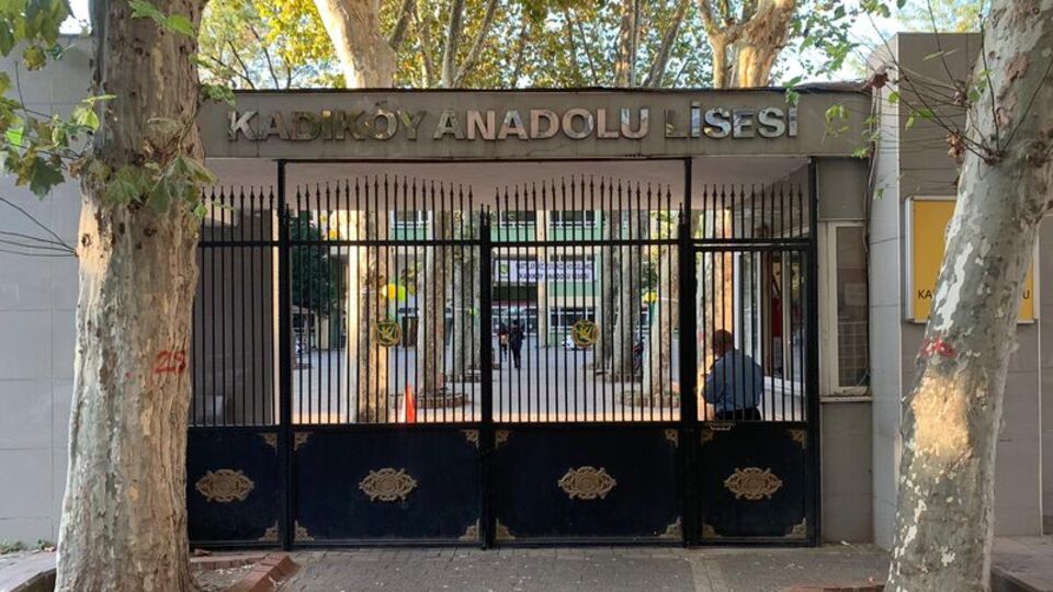 Kadıköy Anadolu Lisesi'ndeki 'nakil' soruşturması sürüyor