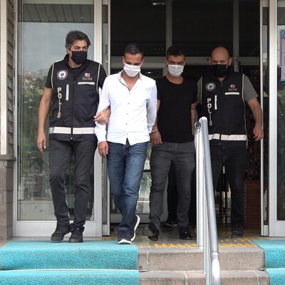 Kopya için maskeye kamera yerleştirdi!