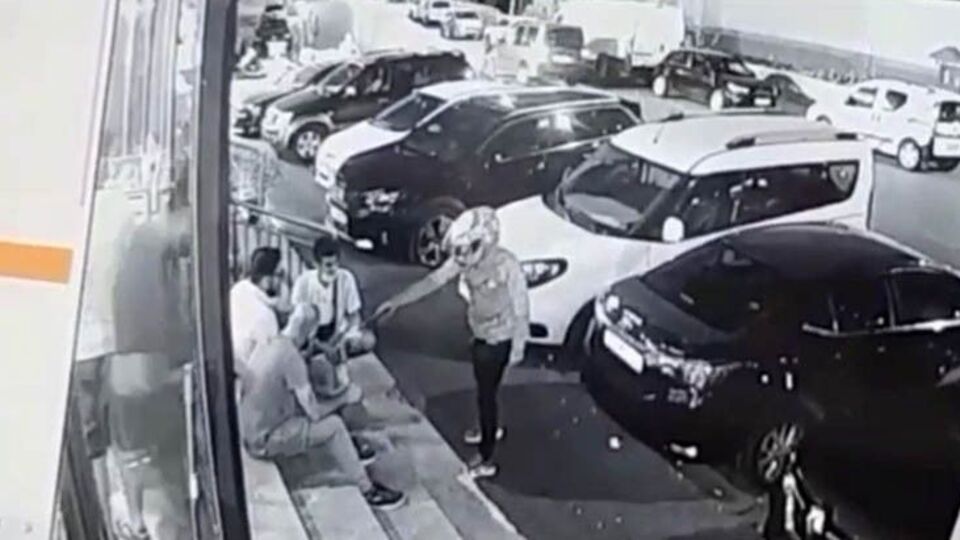 Geldi, vurdu, gitti!