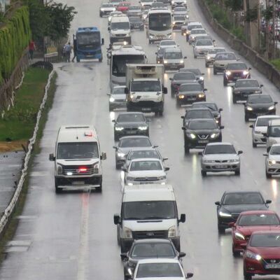 İstanbul'un yeni kabusu: Çakarlı minibüsler