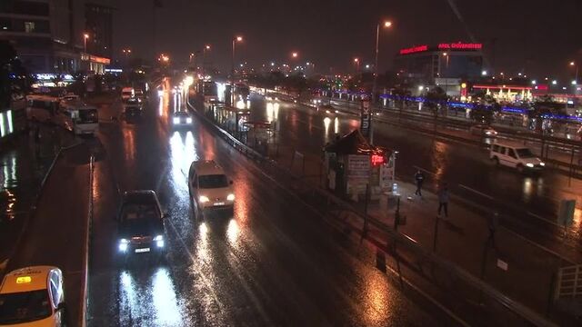 İstanbul'da etkili sağanak başladı