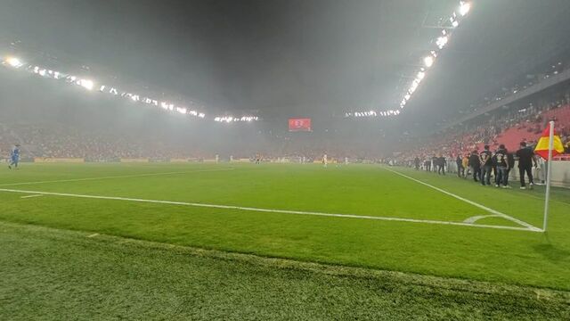 Binada çıkan yangın, Süper Lig'de oynanan maçı da etkiledi