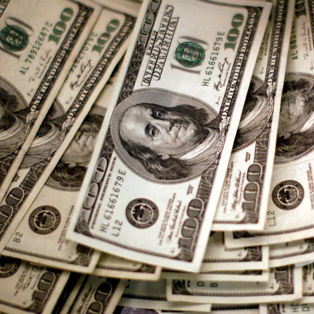 Dolar faiz indirimiyle sıçradı