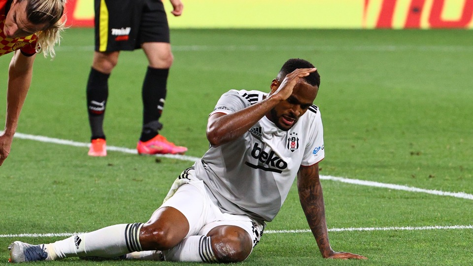 Beşiktaş'a şok üstüne şok! Larin...