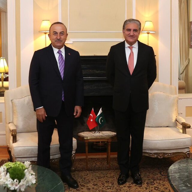 Çavuşoğlu, Pakistanlı mevkidaşı ile Afganistan'ı görüştü