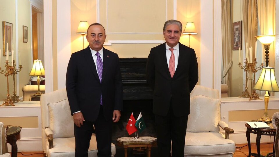 Çavuşoğlu, Pakistanlı mevkidaşı ile Afganistan'ı görüştü