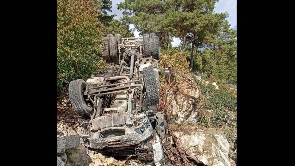 Kamyonet sürücüsünün feci sonu