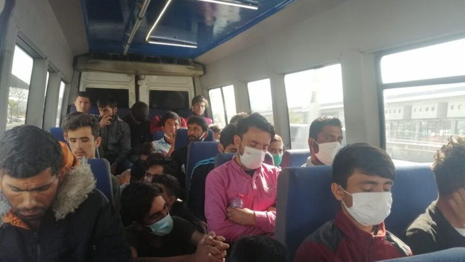 Ambulans şoförü insan kaçakçısı çıktı!