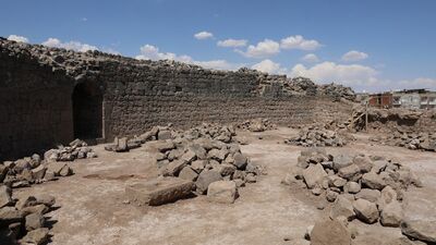Diyarbakır Surları'nda mancınık kaidesi bulundu