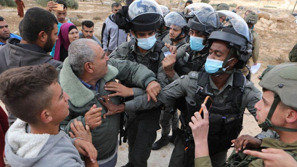 İsrail'den Filistinli protestoculara saldırı