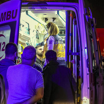 5 katlı binada büyük panik! 11 kişi ambulansa koştu