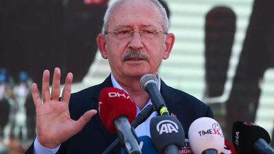Kılıçdaroğlu İzmirli depremzedelerle görüştü