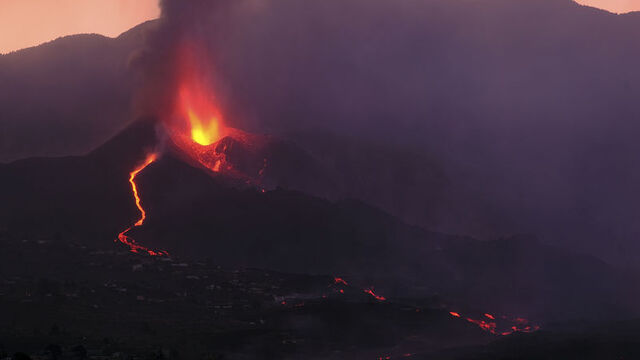La Palma Adası'nda lavlar bir haftada 462 evi yaktı