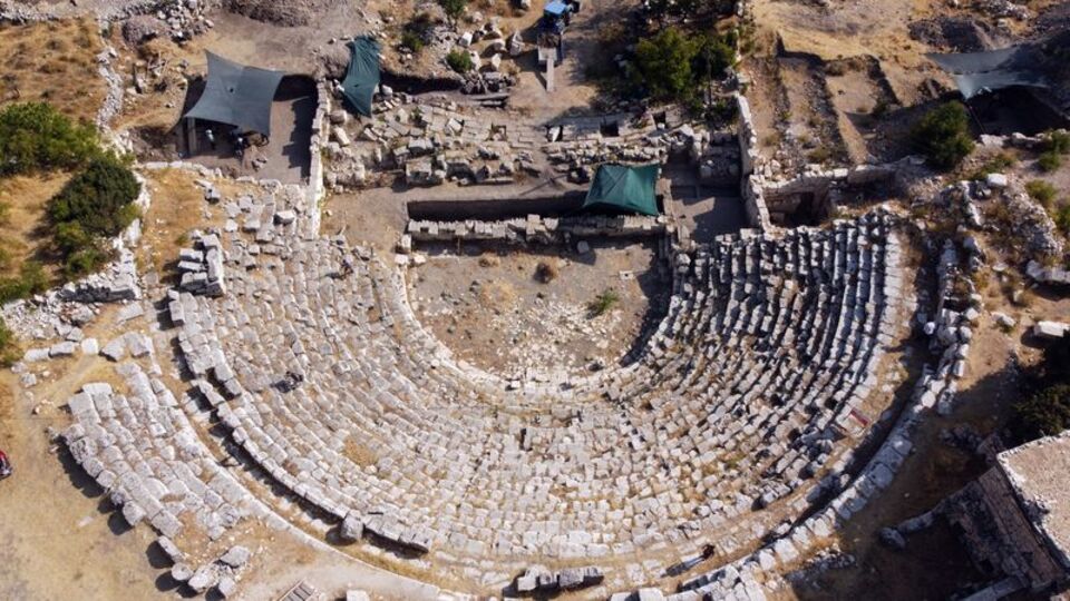 Tarihe ışık tutacak kalıntılar gün yüzüne çıkarılıyor