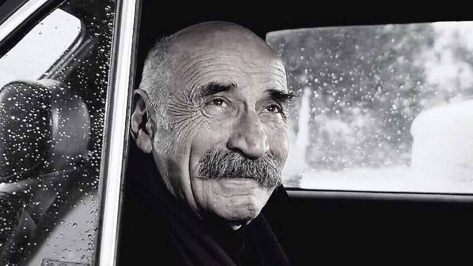 Tuncel Kurtiz kimdir?