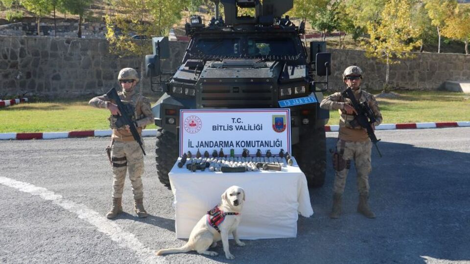 10 kilo patlayıcı ile 22 adet el bombası ele geçirildi