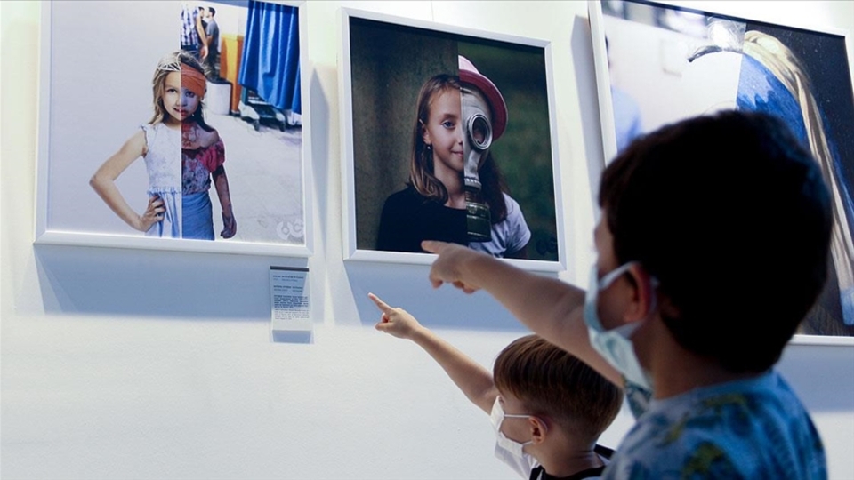 İki farklı dünyayı tek kareye sığdırıyor