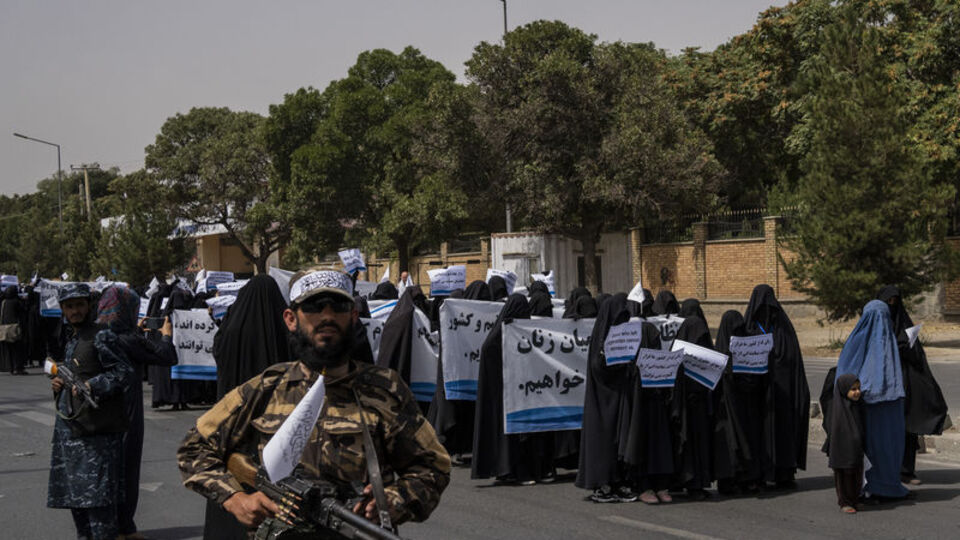 Kabil Üniversitesi rektöründen kadınlara yasak!