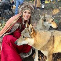 'Akça ve kurtları'