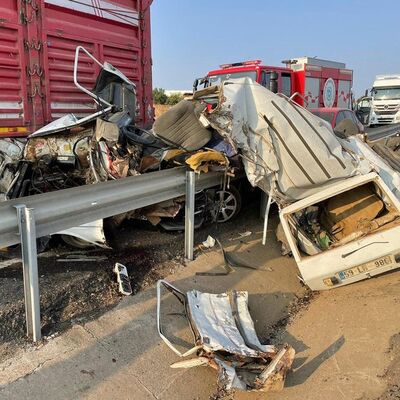 Korkunç! Çalıntı araçla ters yöne girdi