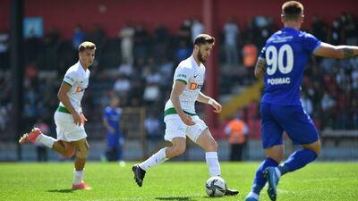 Genç futbolcunun arabası çalındı