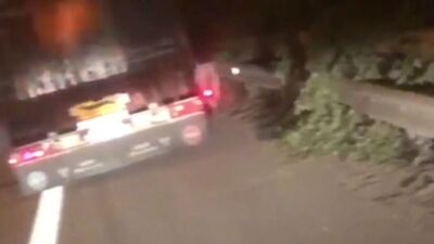 TIR arızalandı, kasasında bulunan göçmenler kaçtı