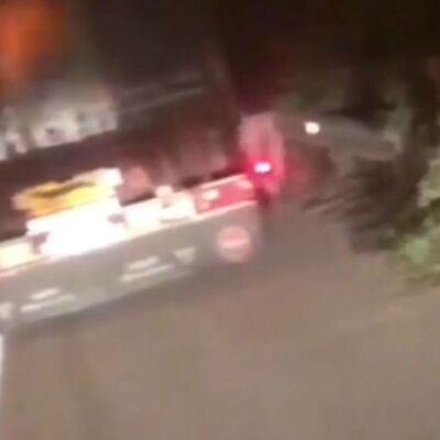 TIR arızalandı, kasasında bulunan göçmenler kaçtı