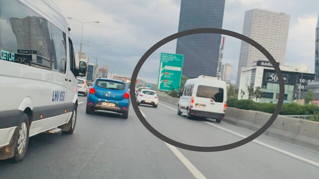 Çakarlı minibüs