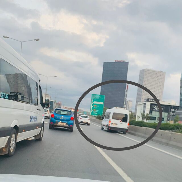 Çakarlı minibüs