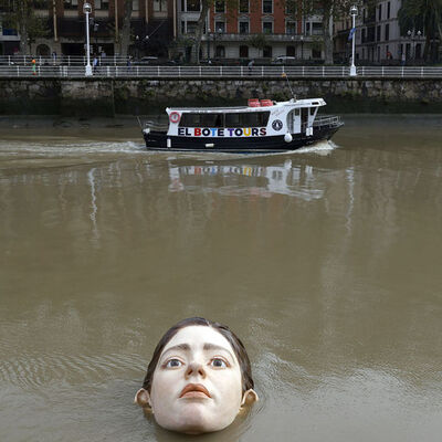 Nehrin ortasına yerleştirilen heykel korkuttu!