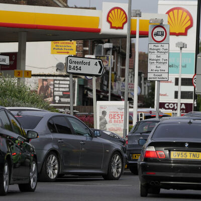 İngiltere'de yakıt krizi: Askerler devrede!