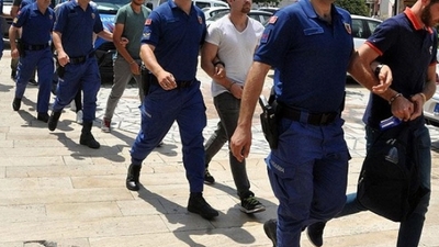 3 ilde FETÖ operasyonu: 5 gözaltı