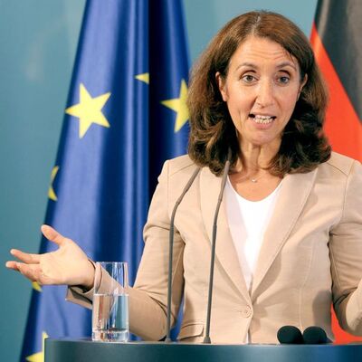 Alman Federal Meclisi'ne Türk kökenli başkan iddiası!
