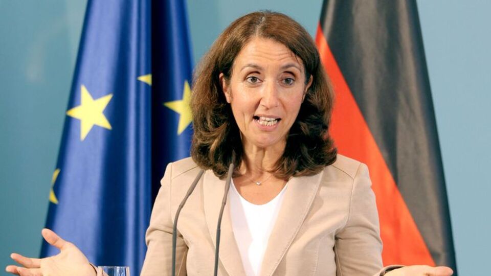 Alman Federal Meclisi'ne Türk kökenli başkan iddiası!