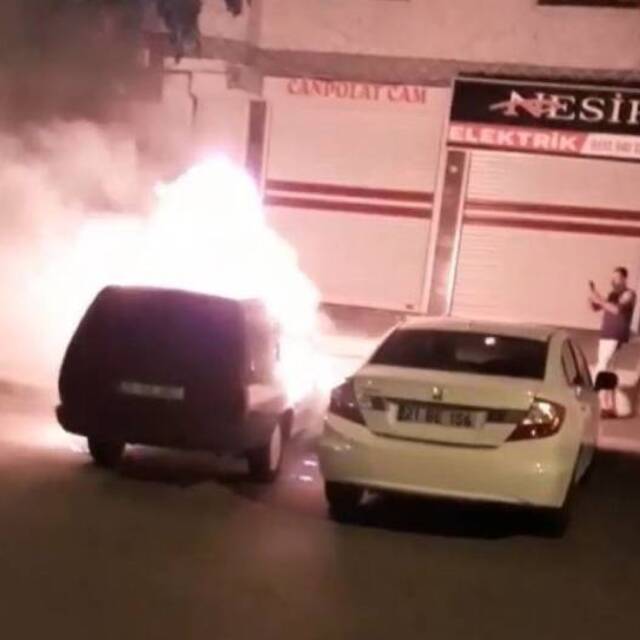 LPG'li araç kundaklandı, faciadan dönüldü