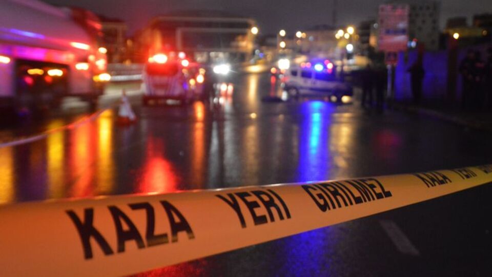 3 kişi karşıya geçmek isterken feci şekilde can verdi