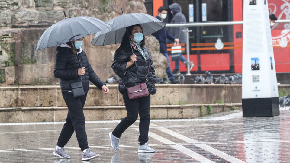 Meteoroloji'den önemli uyarı! 4 bölgede sağanak!