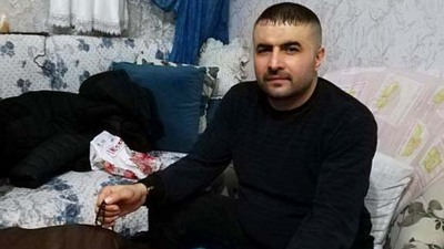 Evinin önünde bıçaklanarak öldürüldü!