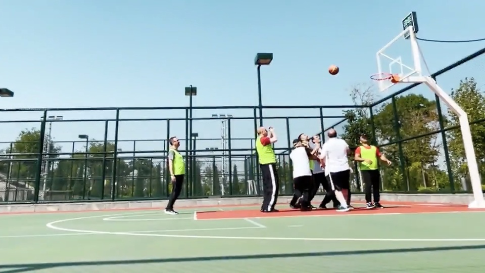 Cumhurbaşkanı Erdoğan basketbol oynadığı görüntüleri paylaştı