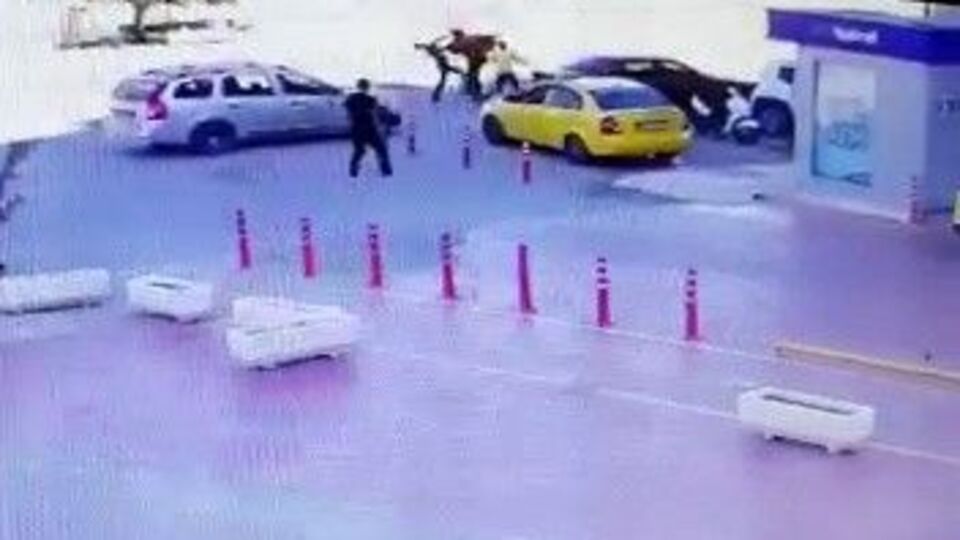 Yol verme tartışmasında böyle bıçakladılar