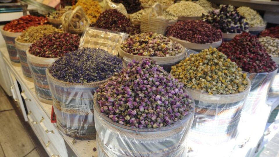 Kış çaylarına ilgi arttı! Fiyatı 100 liradan 300 liraya çıktı