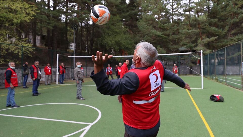 Türk Kızılay'ın yetim kampına katılanlar, 50 yıl sonra tekrar buluştu