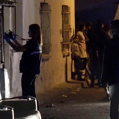 Genç kadın kavga sırasında pompalı tüfekle vuruldu!