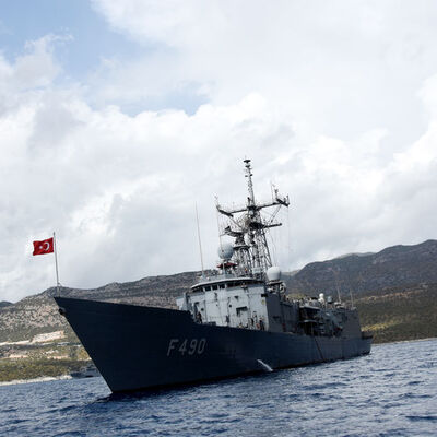 Türk kıta sahanlığa izinsiz giren Güney Kıbrıs gemisi çıkartıldı