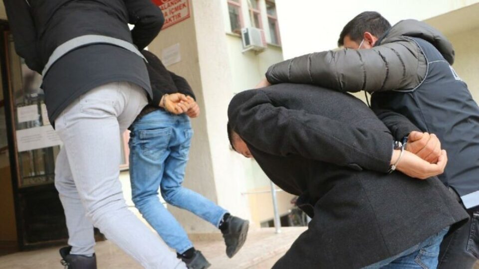 2 farklı FETÖ operasyonu: 68 gözaltı!