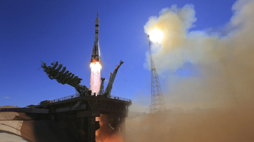 Uzayda çekilecek ilk filmin ekibi uzaya gönderildi!