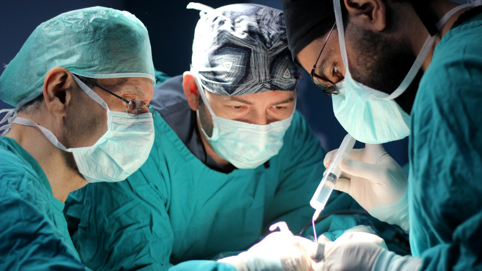 Yok böyle bir mutluluk! İlk kez biyonik kulakla duydu